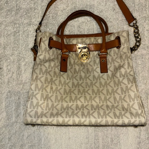 Large Michael Kors logo purse - Picture 2 of 7